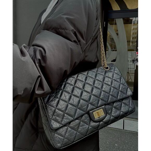 Chanel Women Pre-Loved Bag Very Good Condition - Picture 9 of 9